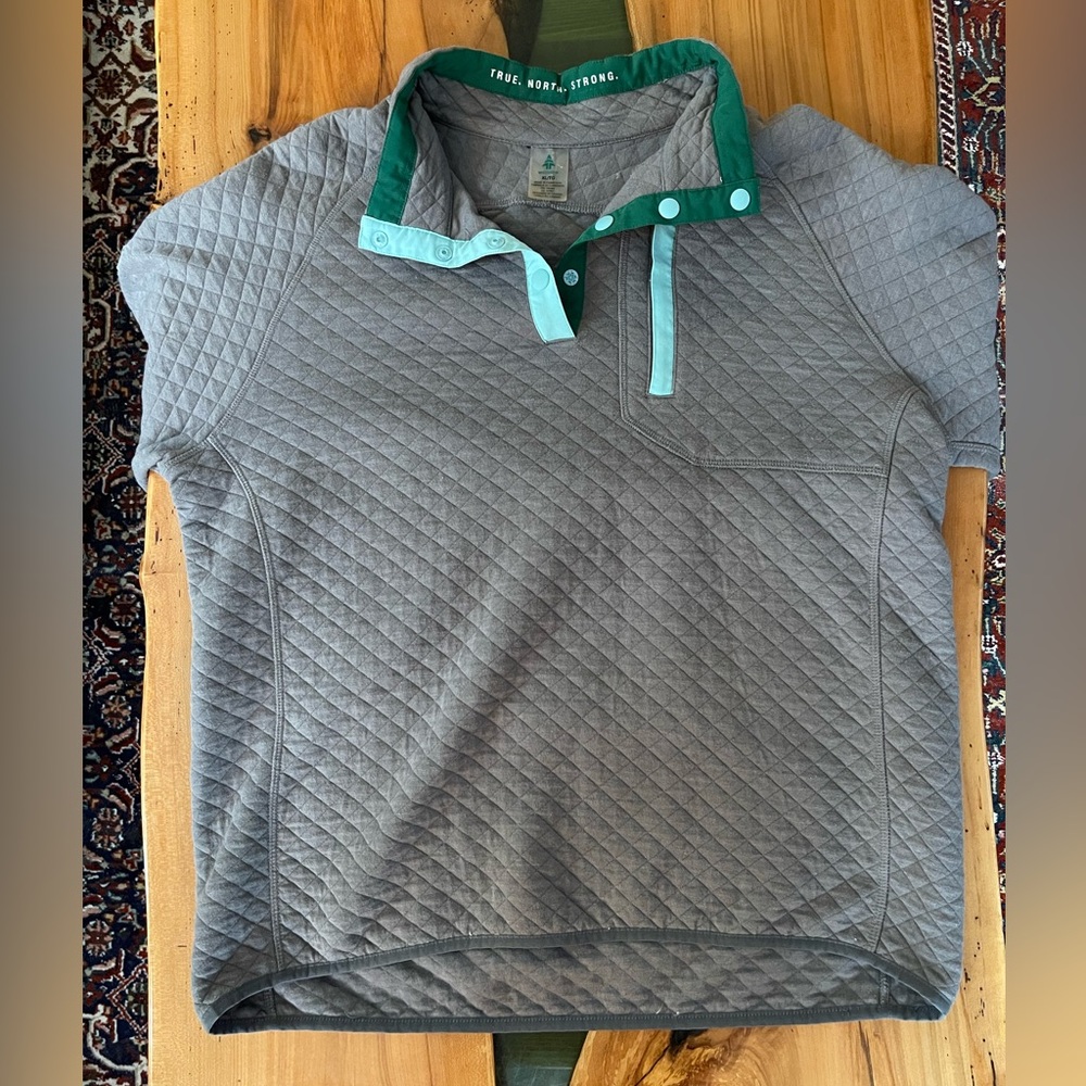 Woods Quilted Gray 1/4 Pullover with Green Accents